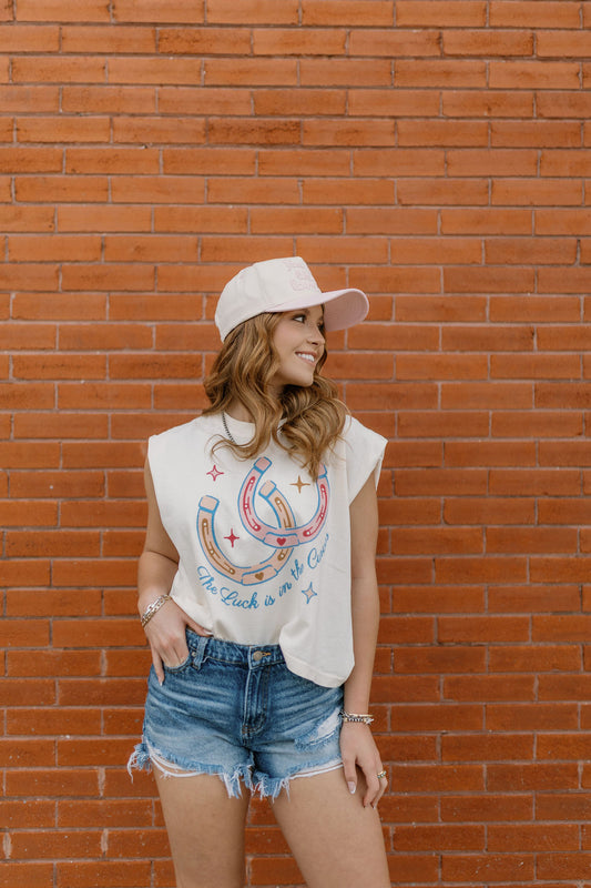 Horseshoe muscle tee